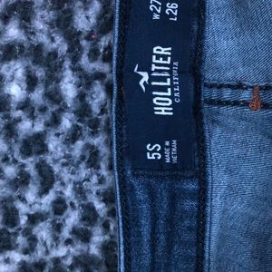 Hollister ripped knee